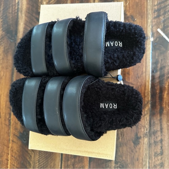 ROAM Black 3 Strap Faux Leather Fuzzy Slide Sandals Size 6 NWT - Picture 2 of 6
